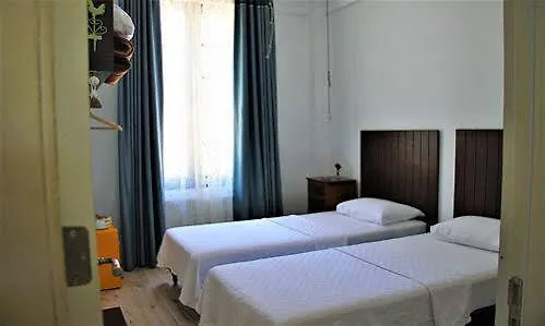 1887 Hotel *